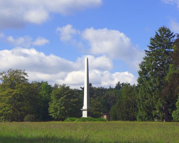 Obelisk_Degenershausen_Gartenträume e. V